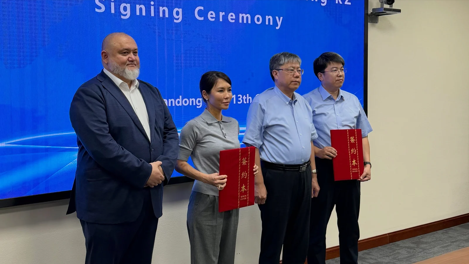 Мембер YPO Kazakhstan Динара Шукижанова подписала соглашение о производстве комбайнов в Казахстане